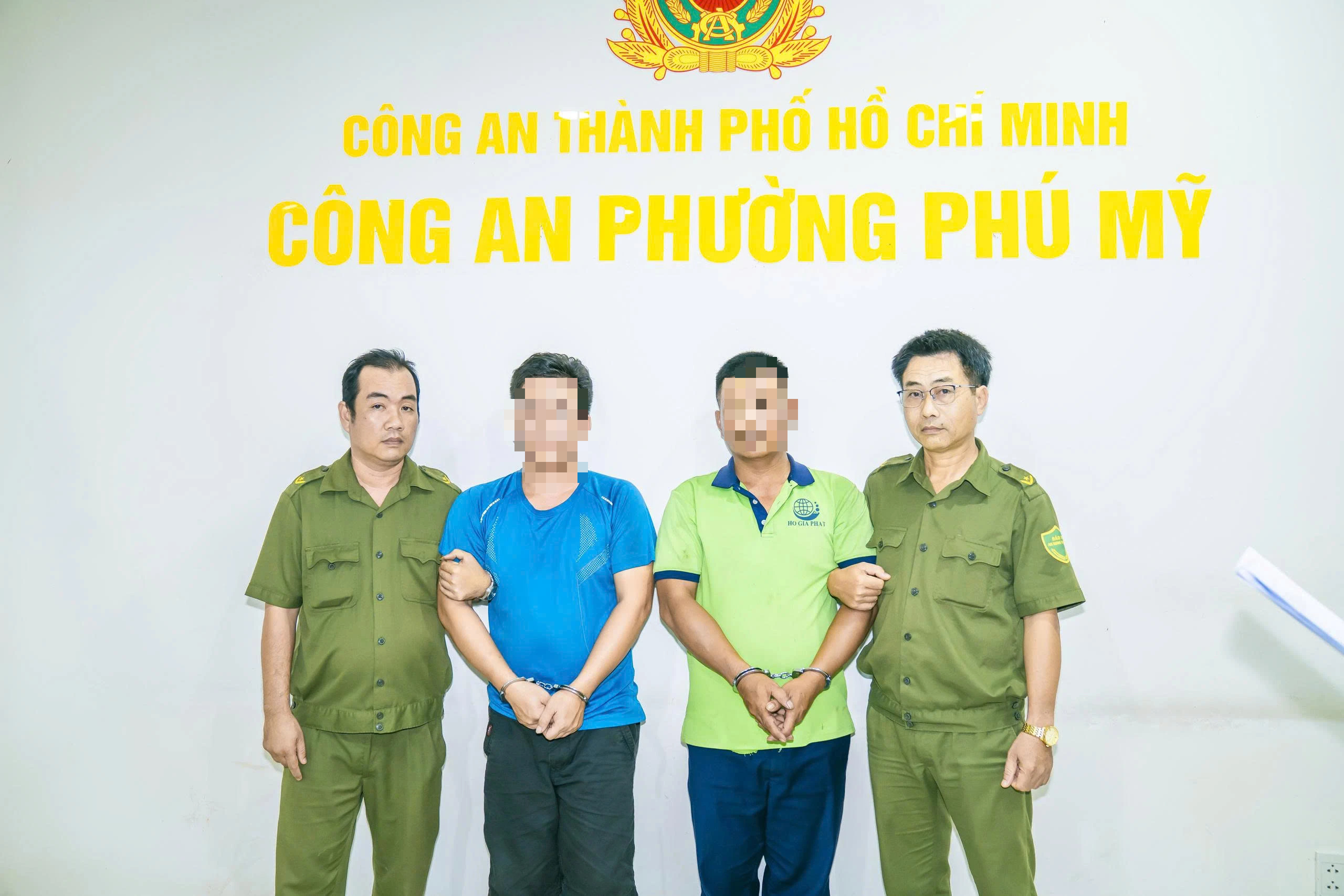 N.H.L và H.V.H tại cơ quan công an