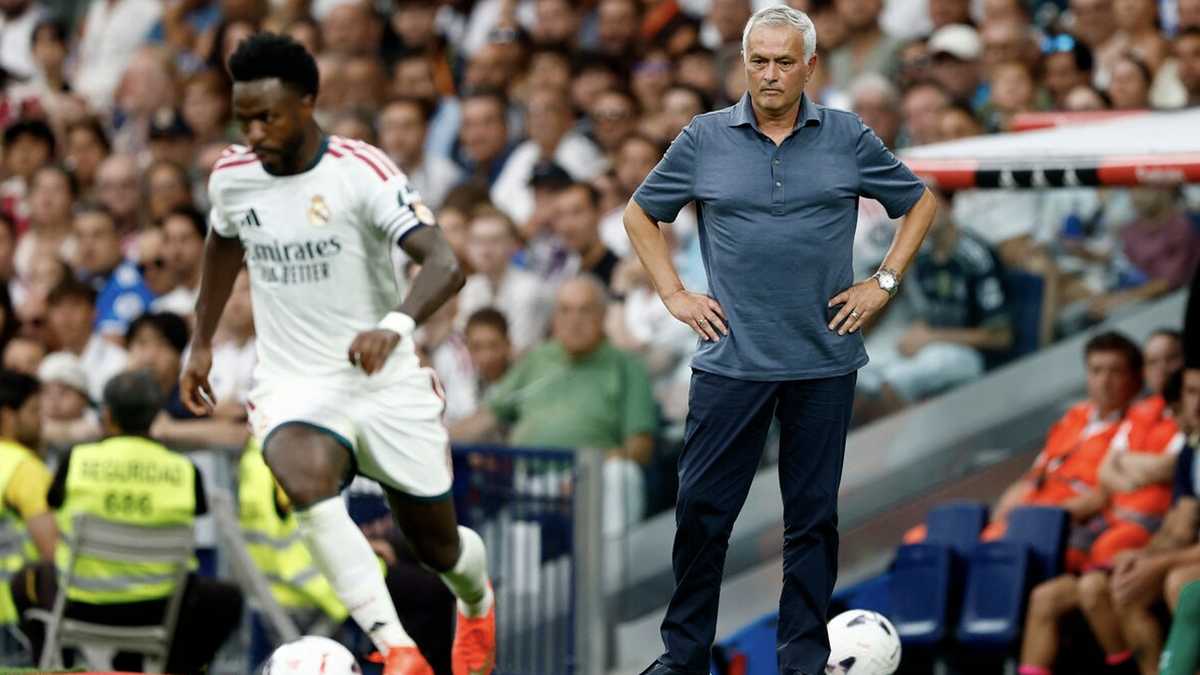 Mourinho: 'Nếu là Vinicius, tôi đã rời Real'
