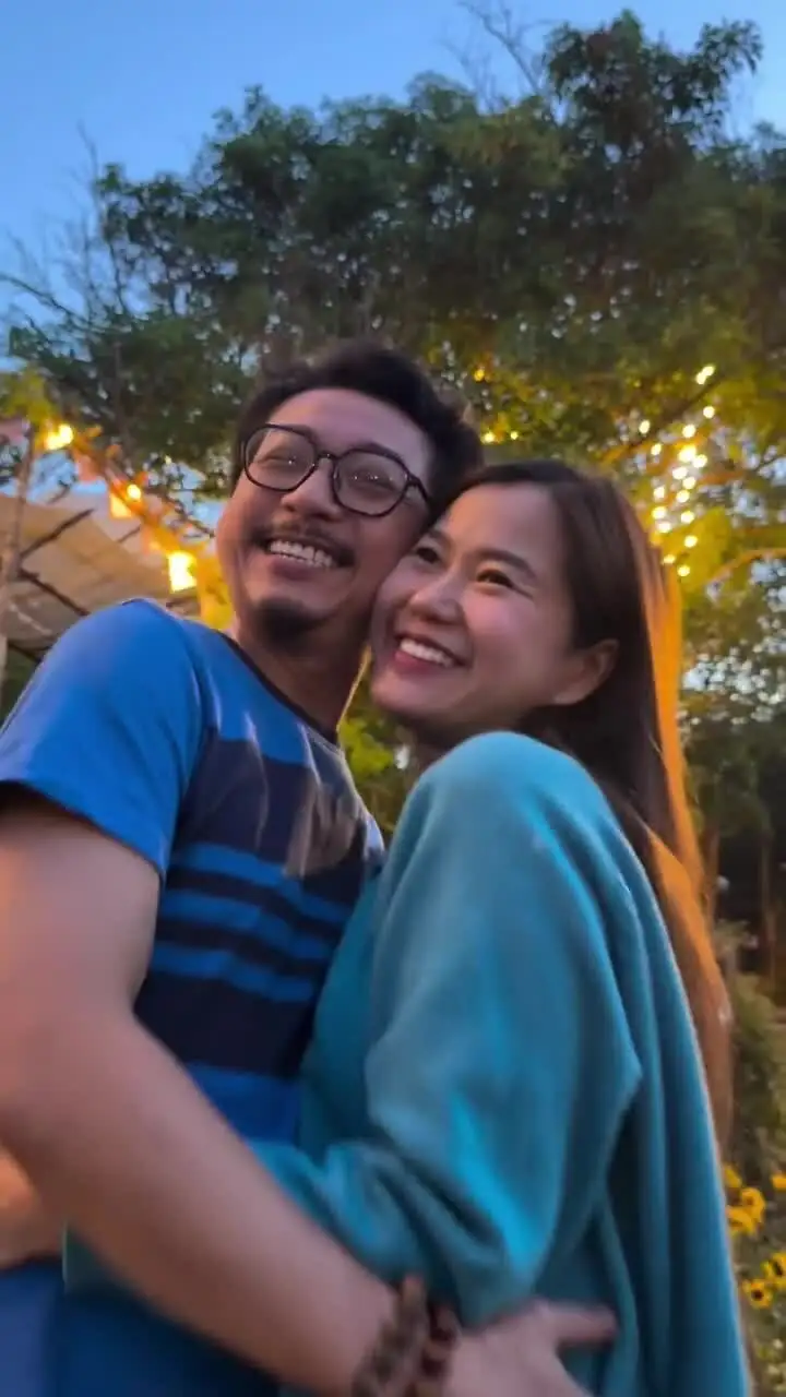 Hứa Minh Đạt - Lâm Vỹ Dạ thể hiện tình cảm. Video: Nhân vật cung cấp
