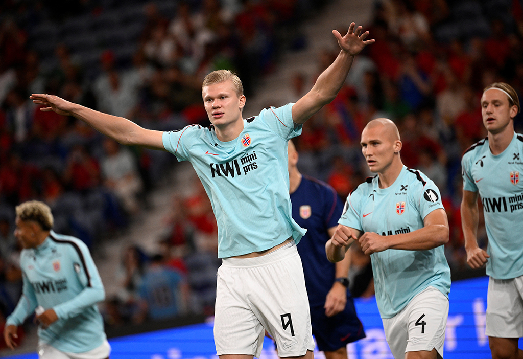 Haaland (9) ít nhiều bị ảnh hưởng trong cuộc khủng hoảng tại Man.City