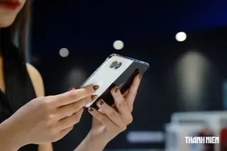 iPhone Duo tạo "cơn sốt" trên thị trường di động Việt Nam cuối tháng 10 dù mức giá cao kỷ lục