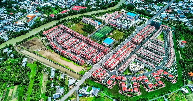 Chạy marathon qua những cung đường ven sông ở Vĩnh Long