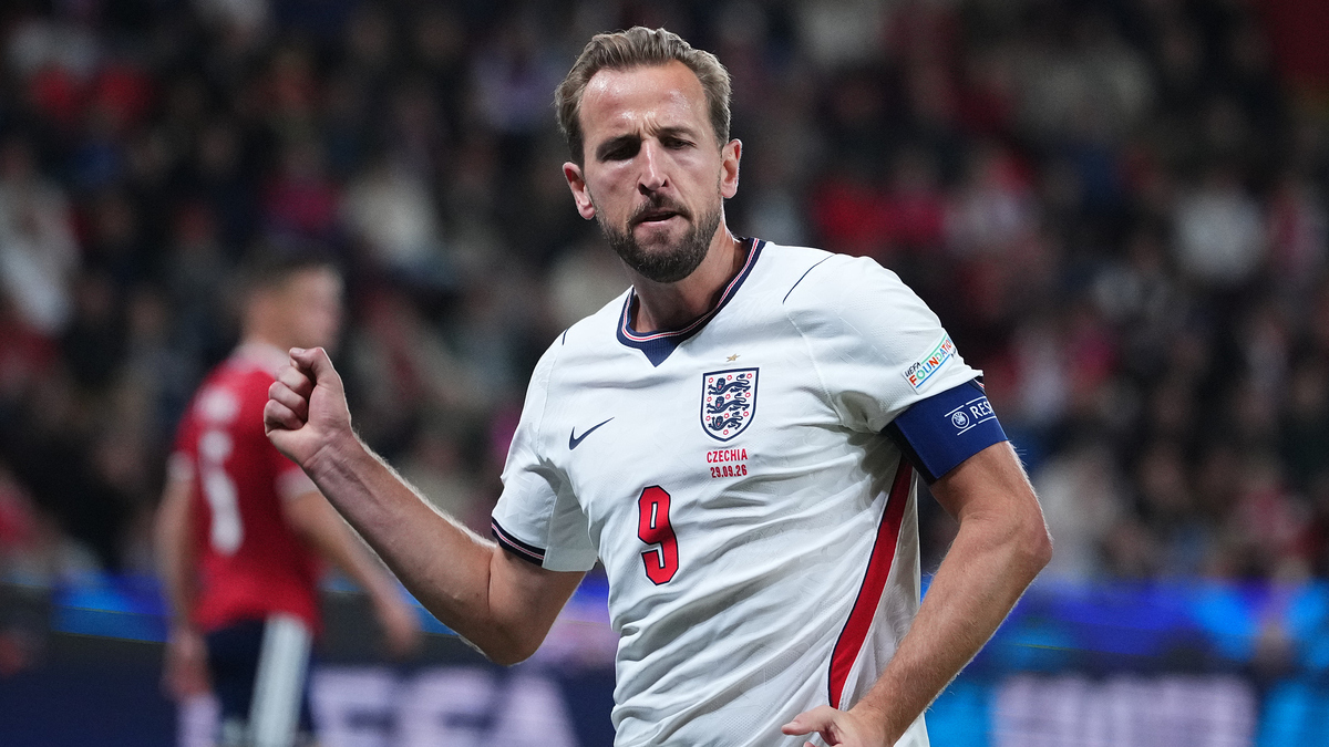 Trợ lý HLV tuyển Anh: 'Kane sút bóng tốt hơn Ronaldo'