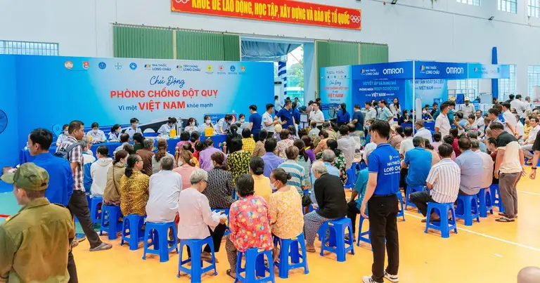 Vĩnh Long đẩy mạnh tầm soát đột qụy và khám sức cho người dân