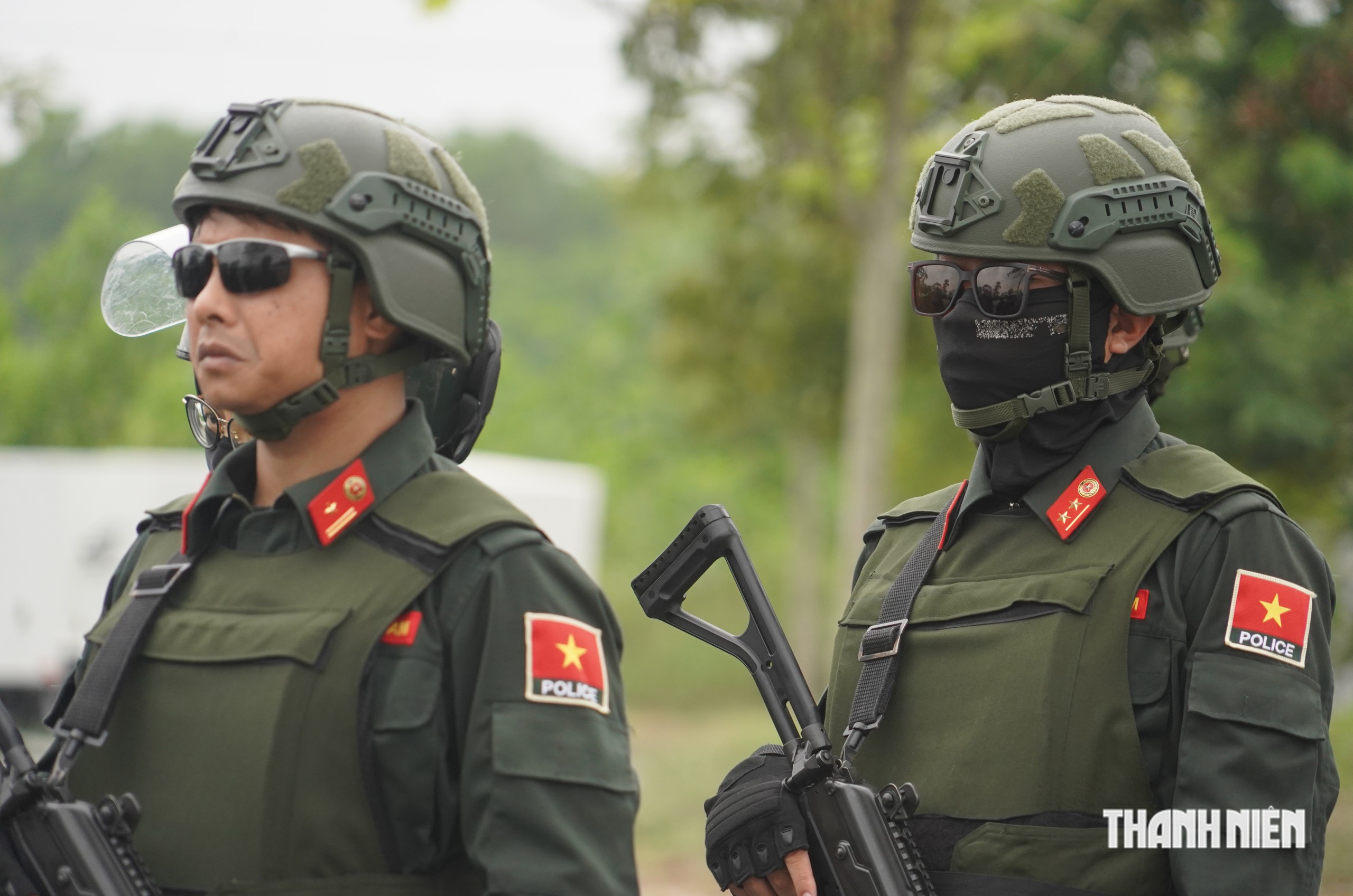 Hơn 200 cảnh sát gìn giữ hòa bình phô diễn cứu con tin, chống khủng bố- Ảnh 1.