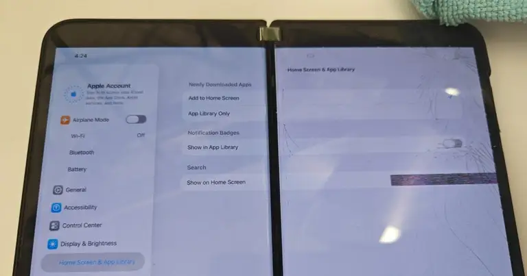 Bất ngờ chạy iOS 26, Surface Duo 2 bỗng nhiên thành 'iPhone Duo'