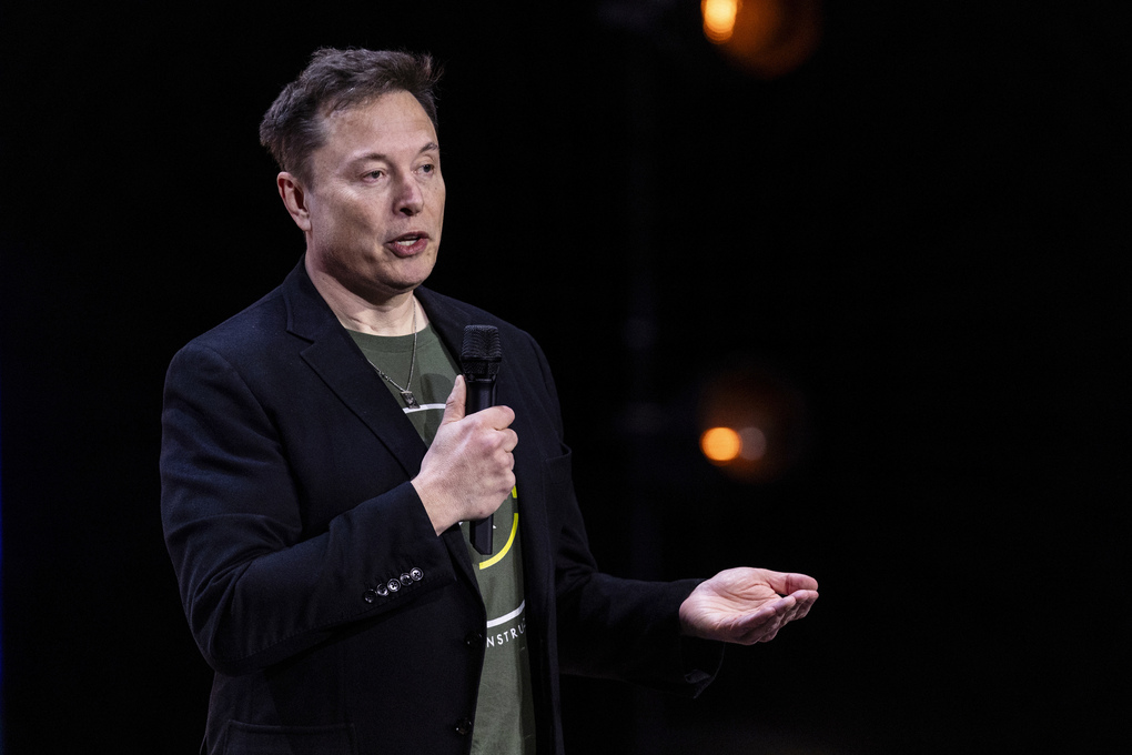 Tỷ phú Elon Musk tại sự kiện ở Harrisburg, bang Pennsylvania ngày 19/10. Ảnh: AP