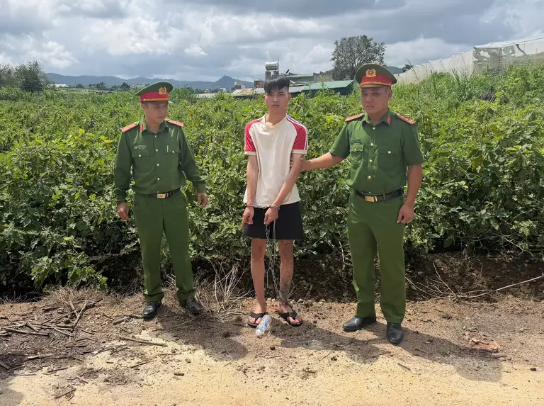 Sau khi cướp tiệm vàng, Lộc tìm cách tẩu thoát nhưng đã bị Công an tỉnh Lâm Đồng bắt giữ