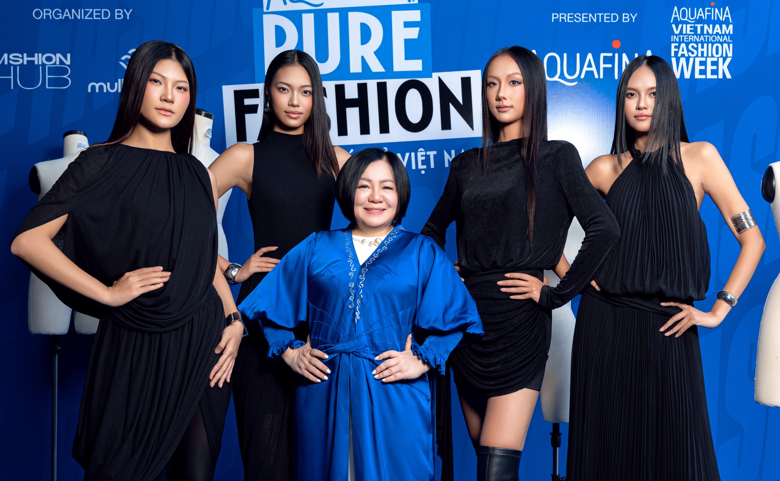 Bà Trang Lê cùng dàn người mẫu Vietnam's Next Top Model đến ủng hộ các nhà thiết kế trẻ