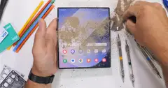 Rào cản lớn nhất của điện thoại gập không phải giá, và Samsung đã có kinh nghiệm 7 năm để giải điều đó