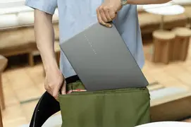 Một chiếc laptop, bốn năm đại học và bài toán của sinh viên mùa tựu trường