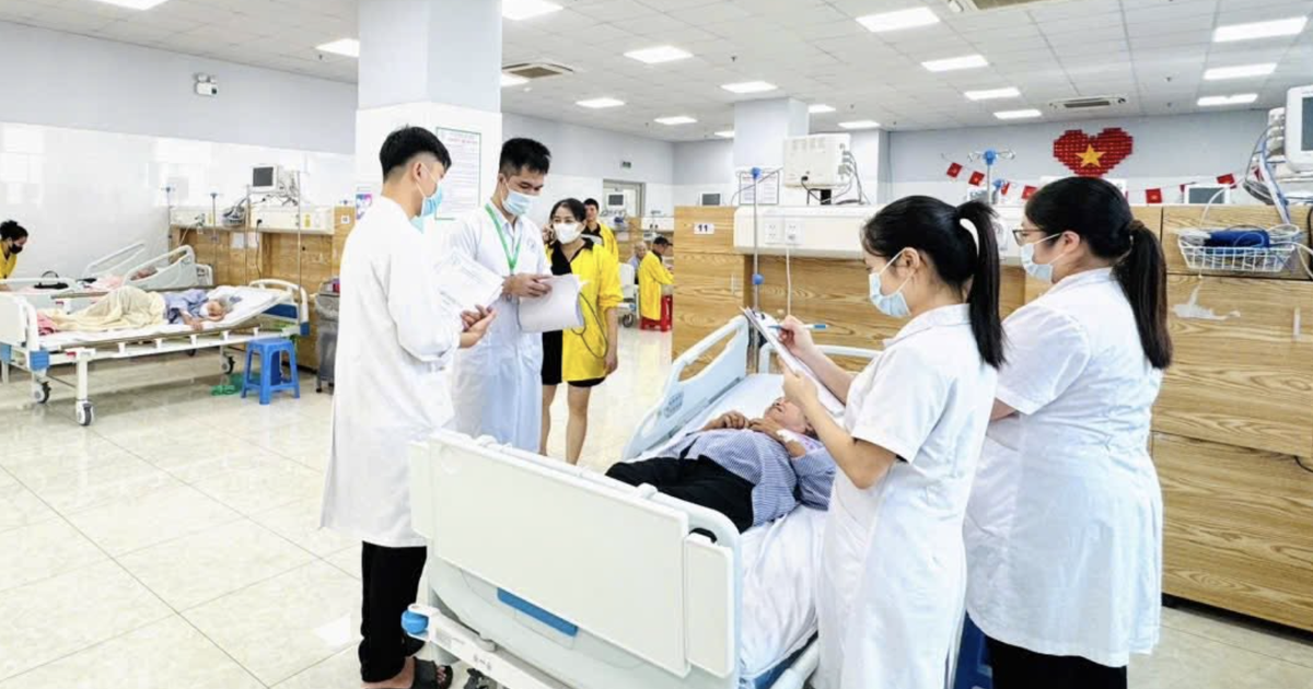42 người nhập viện nghi ngộ độc khí clo