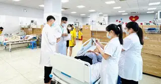 42 người nhập viện nghi ngộ độc khí clo