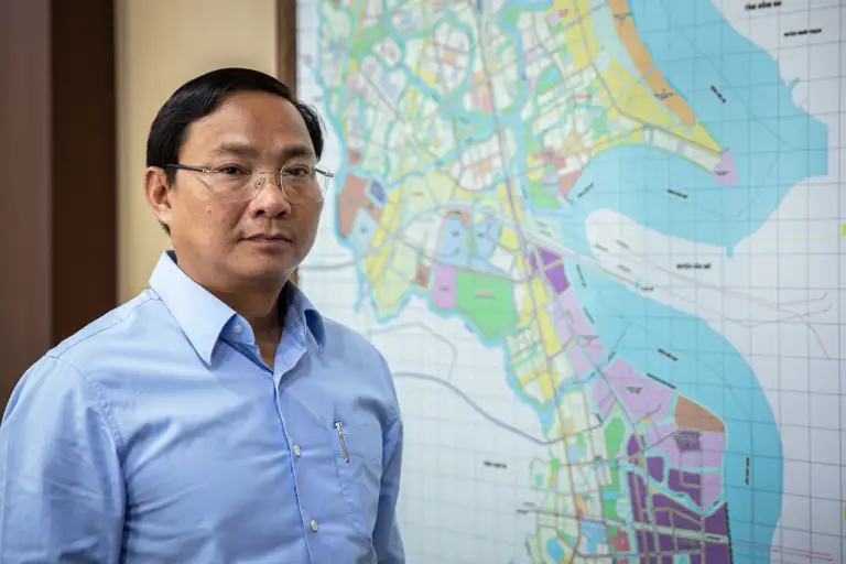 Hơn một năm trước, ông Phan Ngọc Phúc được thành phố điều động từ vị trí Phó giám đốc Sở Xây dựng TP HCM về làm Bí thư xã Nhà Bè, tháng 6/2026. Ảnh: Phùng Tiên