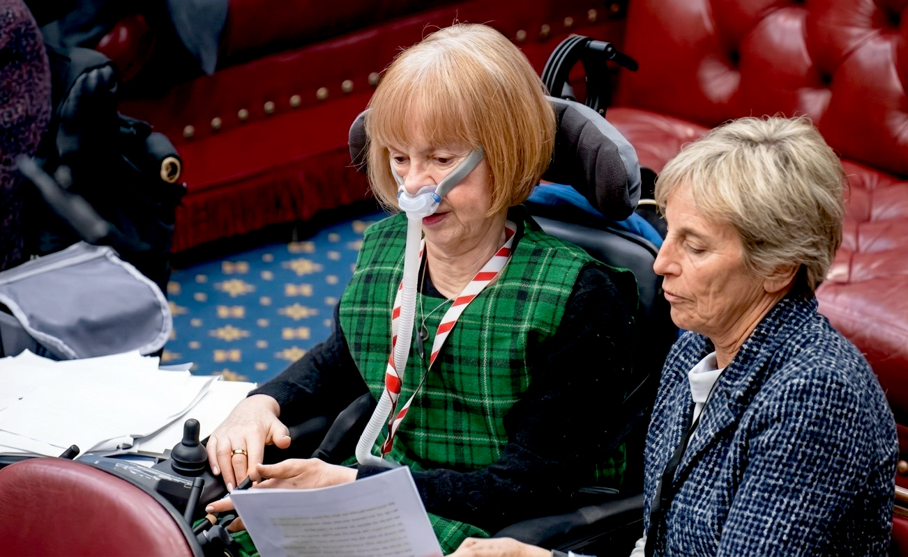 Thượng nghị sĩ Campbell làm việc tại Thượng viện - Ảnh: baroness campbell of surbiton