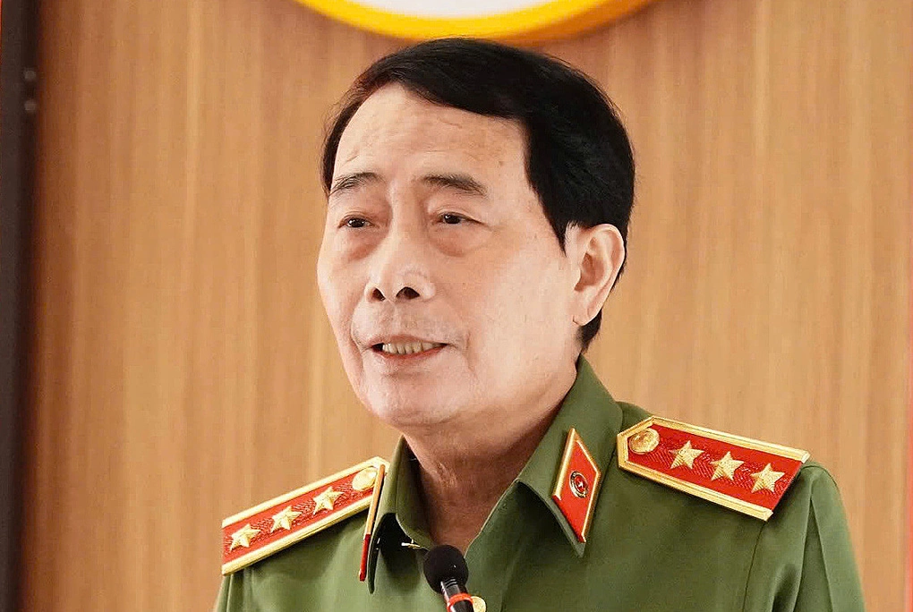 Thượng tướng Lê Quốc Hùng, Thứ trưởng Công an, trả lời ý kiến cử tri TP HCM, sáng 28/9. Ảnh: An Phương