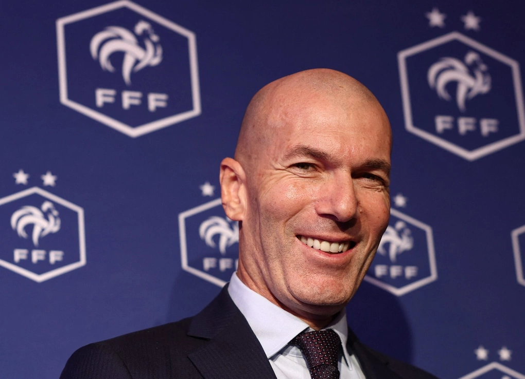 Zinedine Zidane ra mắt ghế HLV đội tuyển Pháp ở trụ sở LĐBĐ Pháp, Paris, Pháp ngày 28/7/2026. Ảnh: Reuters