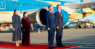 Nhà vua Đan Mạch và Hoàng hậu đích thân đón Tổng Bí thư, Chủ tịch nước Tô Lâm và Phu nhân tại sân bay