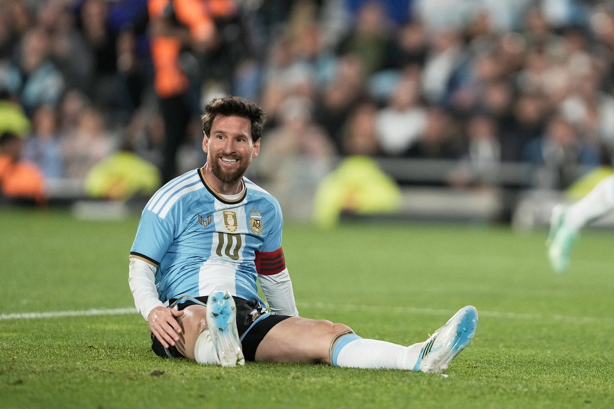 Messi tiếc nuối sau một pha bỏ lỡ, trong trận giao hữu với Benin, lần cuối anh khoác áo đội tuyển Argentina, tại sân Monumental, Buenos Aires, Argentina ngày 6/10/2026. Ảnh: AP
