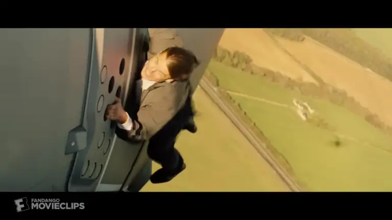 Loạt cảnh mạo hiểm của Tom Cruise qua 8 phần "Mission: Impossible". Video: Paramount Pictures