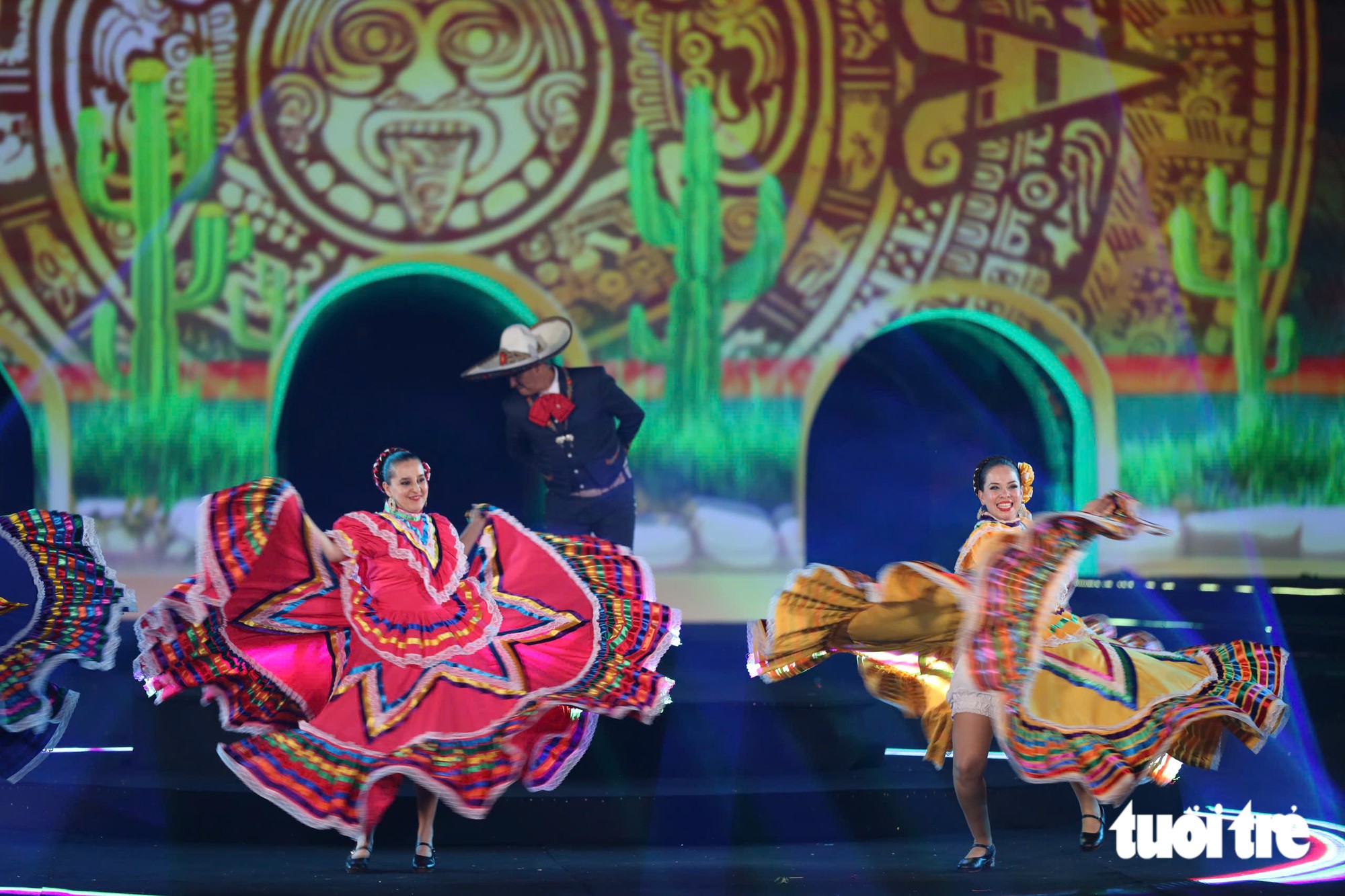 "Mitote” - loại hình múa vòng tròn dân gian/nghi lễ của một số cộng đồng bản địa Mexico - Ảnh: DANH KHANG