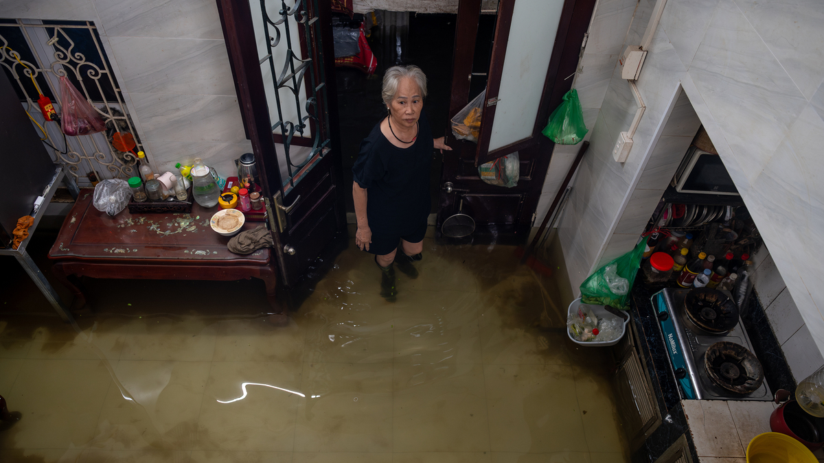 Khu dân cư ngập nước suốt 3 ngày ở Thủ đô