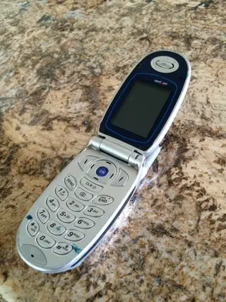 LG VX-6000 có thiết kế dễ dàng di chuyển