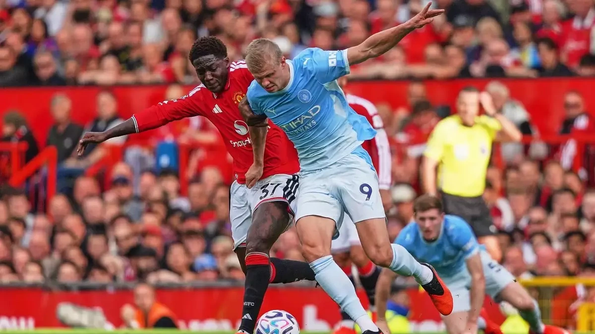 Các CLB Ngoại hạng Anh chia rẽ về án phạt Man City