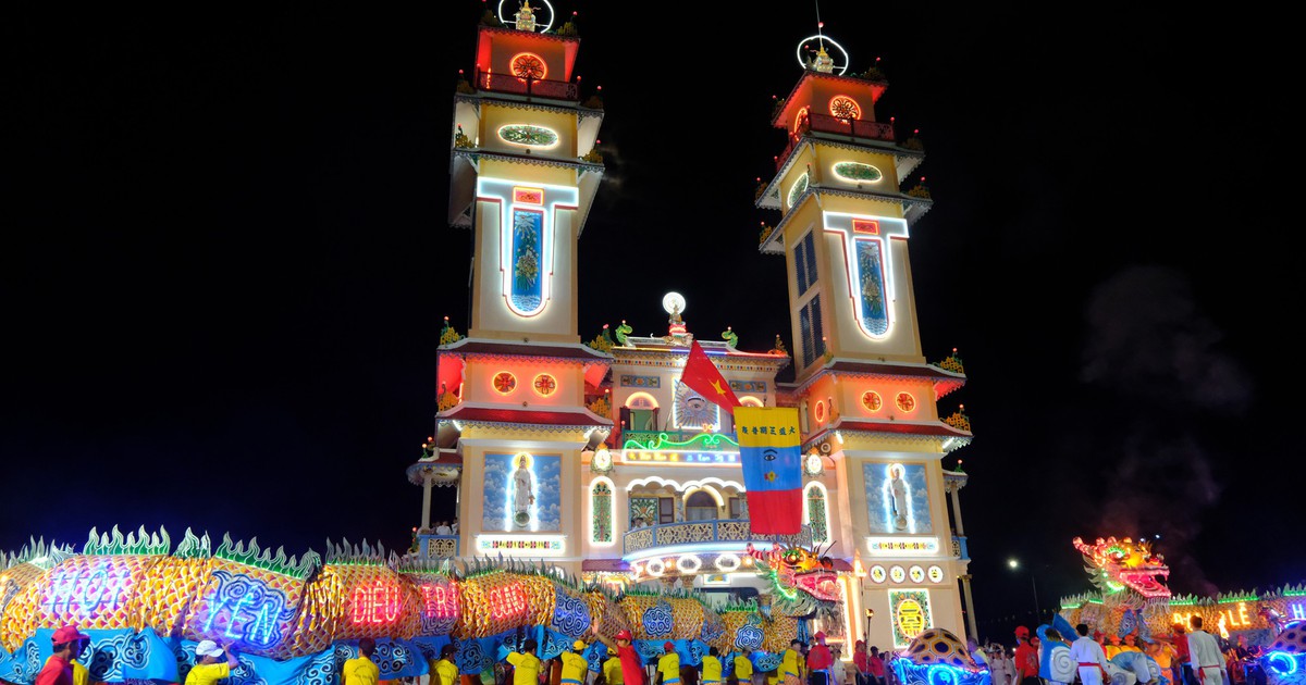 200.000 người về Tòa Thánh Tây Ninh, Hội Yến Diêu Trì Cung rực rỡ