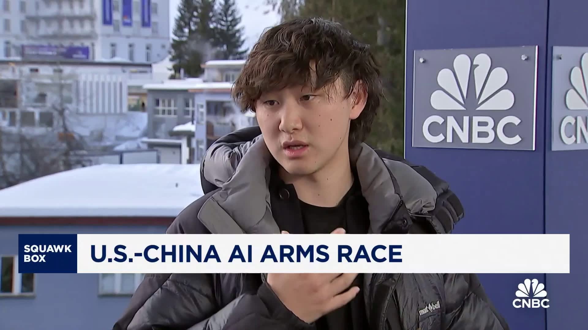 Alexandr Wang trong bài phỏng vấn mới nhất với CNBC (Ảnh: CNBC)