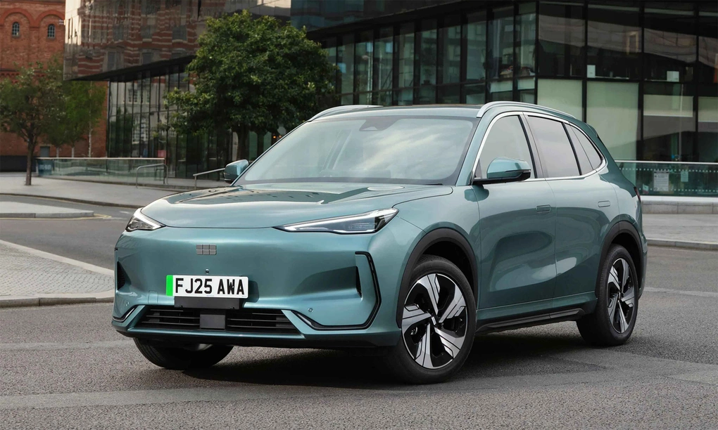 Geely EX5 tại Anh. Ảnh: What Car?