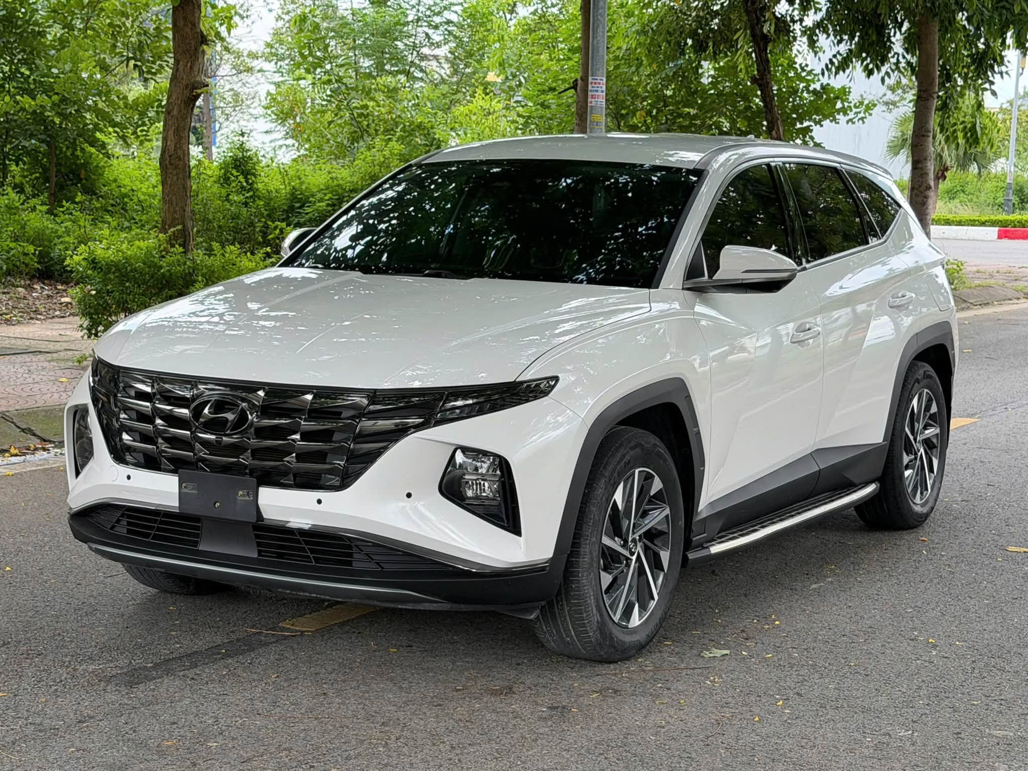 Ở thế hệ thứ 4, Tucson gây chú ý với thiết kế cắt xẻ, nhiều mảng khối phối với nhau