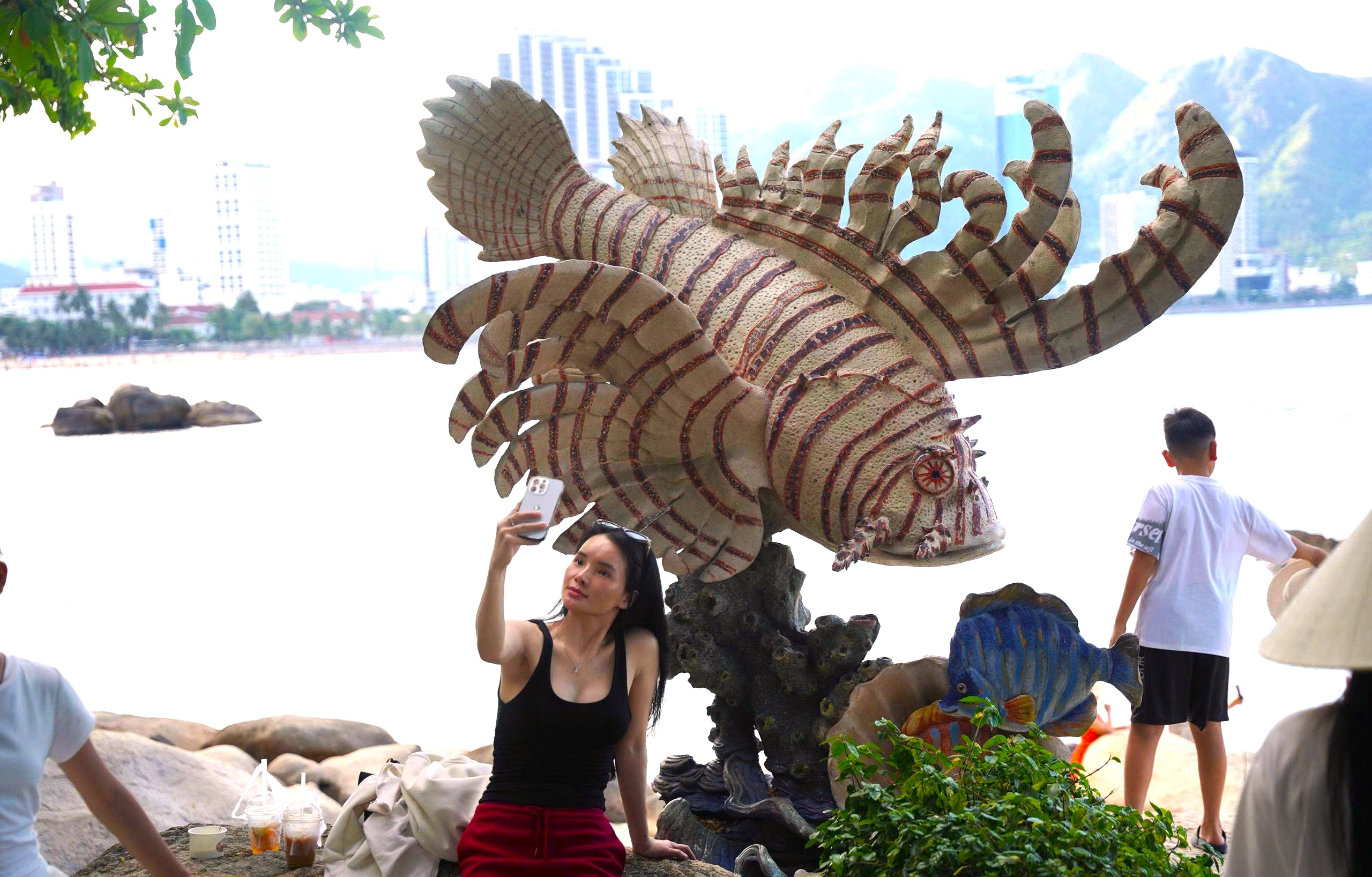 Một khu du lịch khuyến cáo du khách nên tham quan vào khung giờ 6-7h hoặc 16-17h để có ánh sáng đẹp - Ảnh: NGUYỄN HOÀNG
