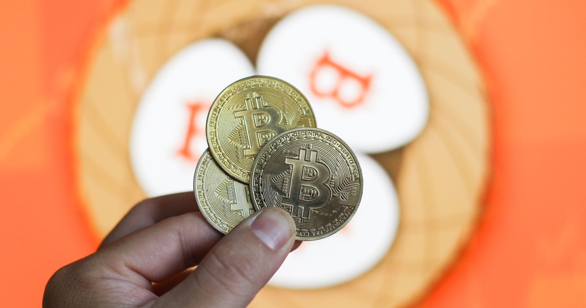 Bitcoin sập sâu khiến 1,1 tỉ USD bị thổi bay, nhà đầu tư tháo chạy