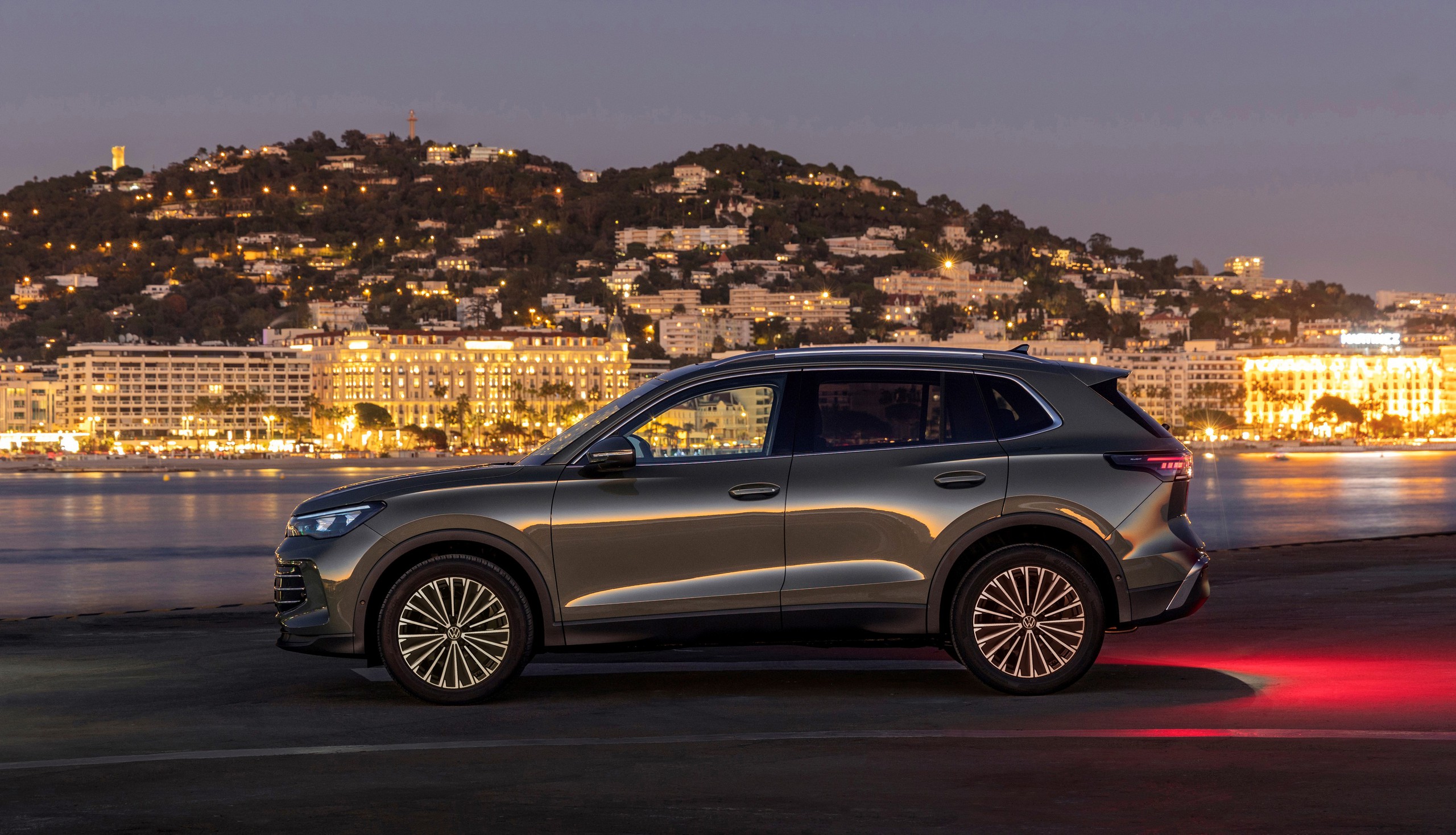 Volkswagen thay đổi chiến lược SUV tại Việt Nam, Tiguan và Tayron có gì khác biệt? - Ảnh 2.