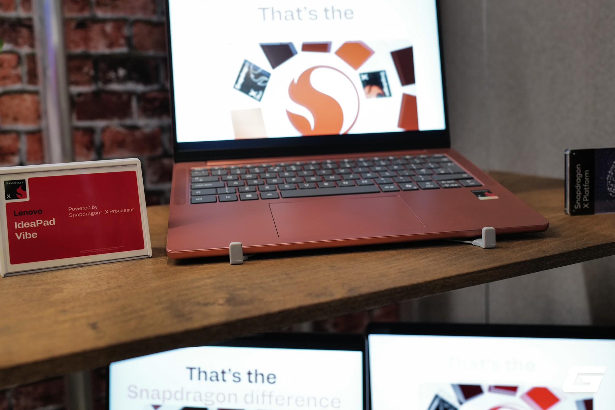 Lenovo Ideapad Vibe. Ảnh Tuấn Lê