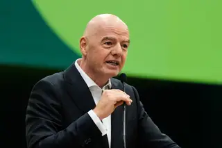 Ông Infantino sáng cửa tái cử Chủ tịch FIFA - Ảnh: REUTERS