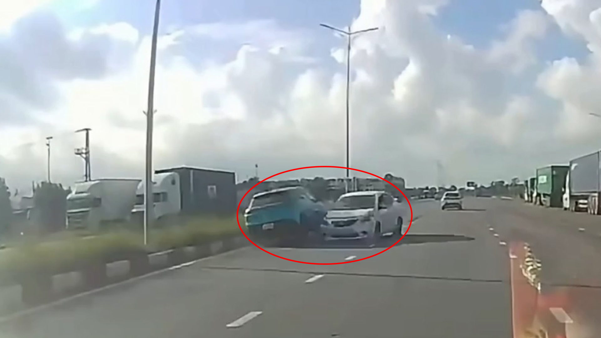 Không riêng tài xế ô tô chạy ngược chiều, người lái xe taxi cũng có thể bị xử phạt