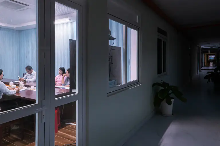 Cán bộ xã Nhà Bè, TP HCM, tháng 6/2026. Ảnh: Phùng Tiên