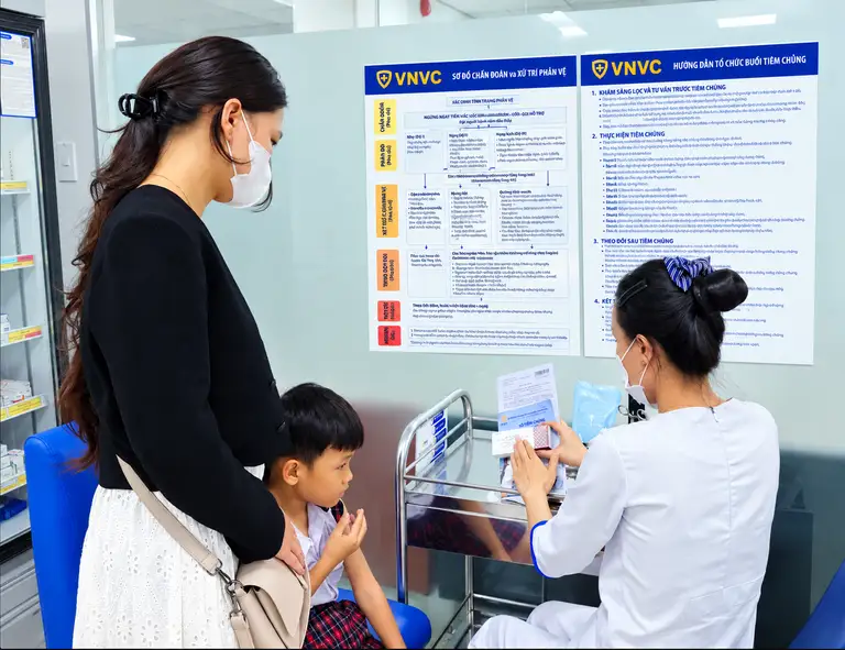 Tiêm vắc xin phòng bệnh do não mô cầu tại VNVC