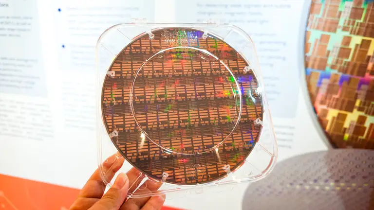 'Đánh đổi' của Trung Quốc khi sản xuất chip không EUV