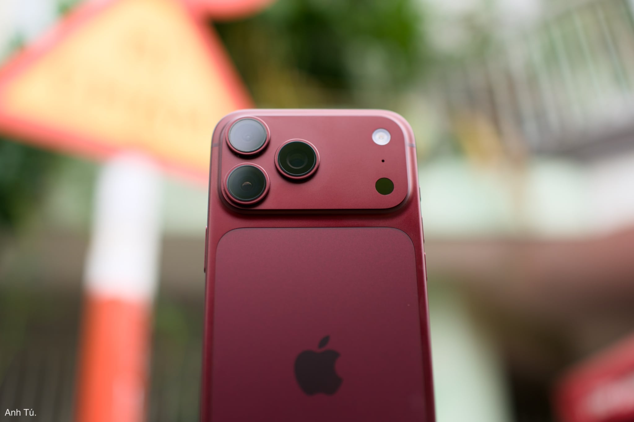 Nói về màu đỏ Burgundy trên iPhone 18 Pro: Mình thấy đẹp