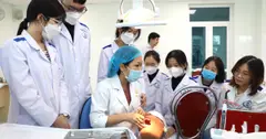 Điểm đầu vào thấp, chất lượng bác sĩ tương lai của Việt Nam làm sao đồng đều?