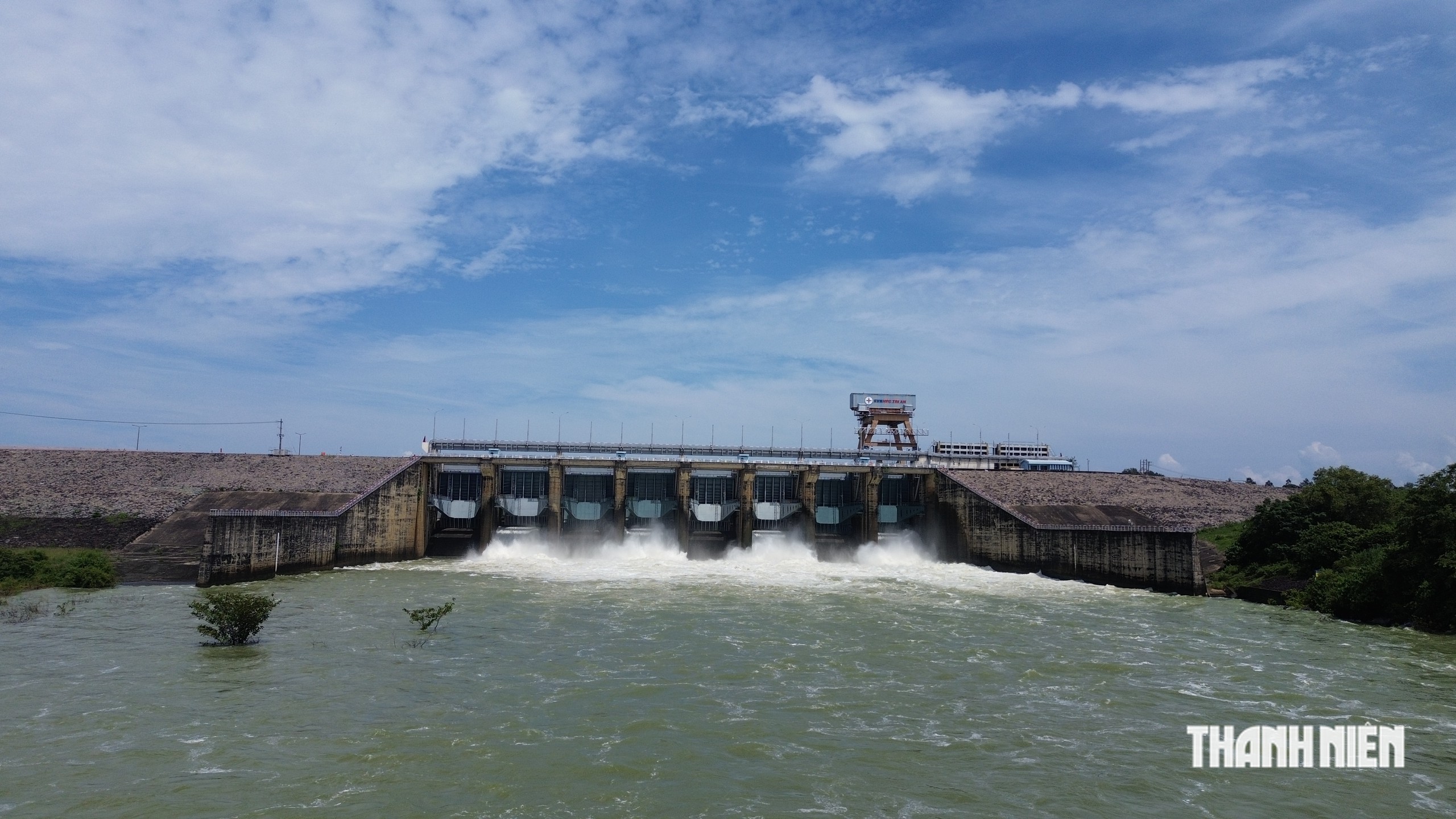 Thủy điện Trị An giảm lượng nước xả lũ để hạn chế gây ngập lụt cho hạ du