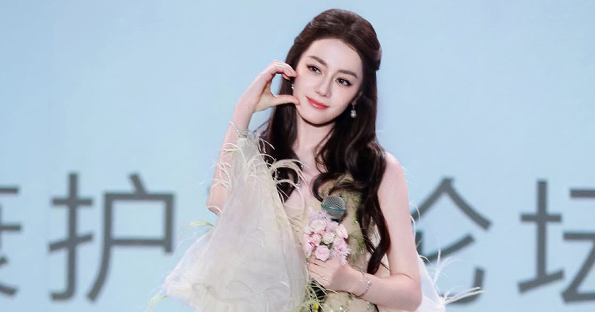 Địch Lệ Nhiệt Ba mê thiết kế đậm chất Huế của Nguyễn Phúc Tuấn