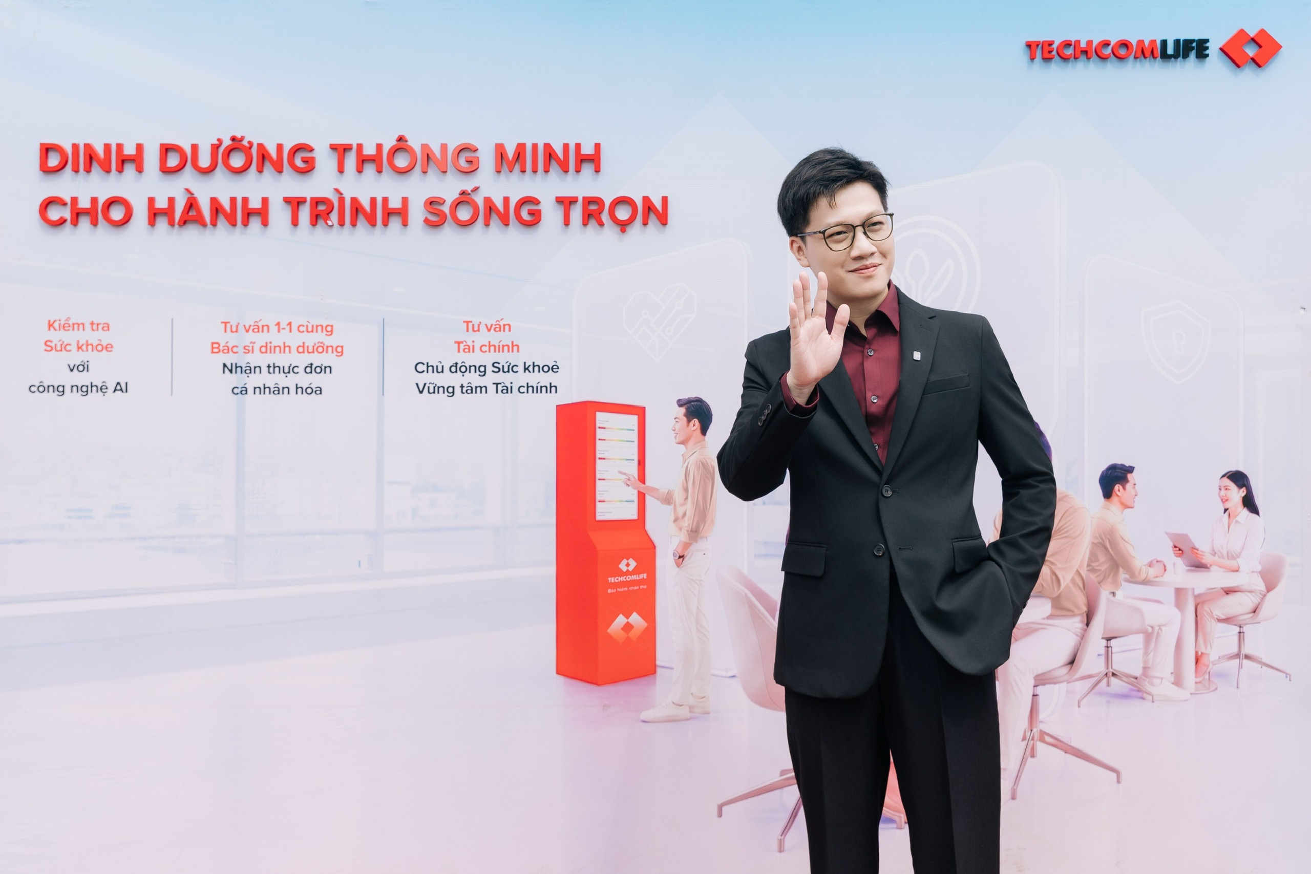 MC Trần Ngọc - khách mời trải nghiệm chương trình - Ảnh: Techcom Life