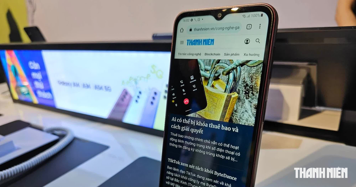 Người dùng Android hoang mang vì điện thoại tự phát tiếng vỗ tay