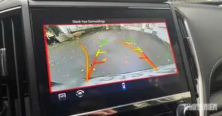 Vì sao đường kẻ trên camera lùi ô tô bị uốn cong?