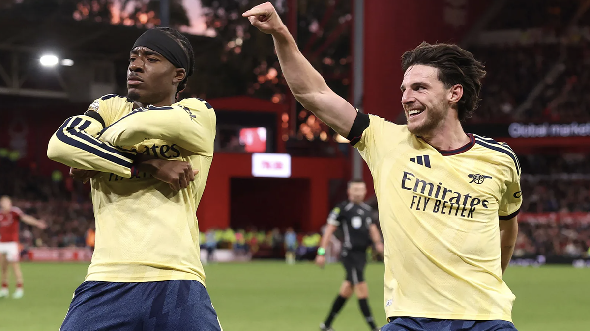Arsenal thắng nhọc ở Ngoại hạng Anh
