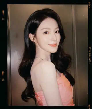 Mỹ nữ đứng ăn giữa đường khiến cả triệu người xao xuyến, biết mặt mộc mới bất ngờ- Ảnh 9.